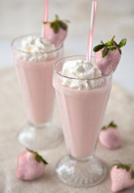 草莓奶昔爆料怎么做视频,轻松学会制作美味奶昔视频攻略